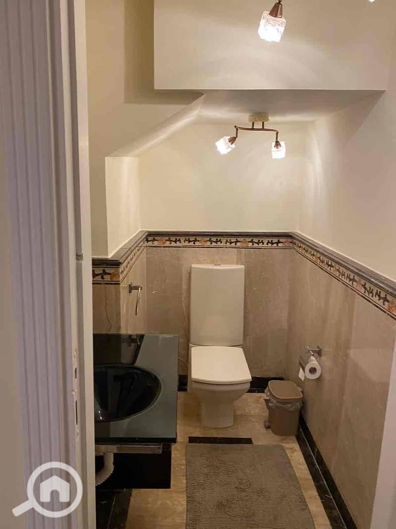 8 b462e004-4478-491e-bc99-563448482948. jpg