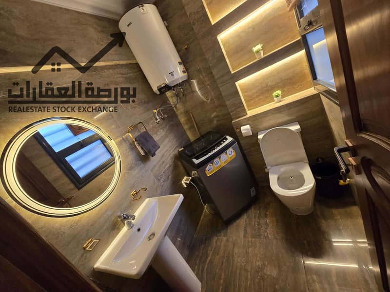 12 b2e59992-c562-461e-825b-94dd6cf0afb5. jpg