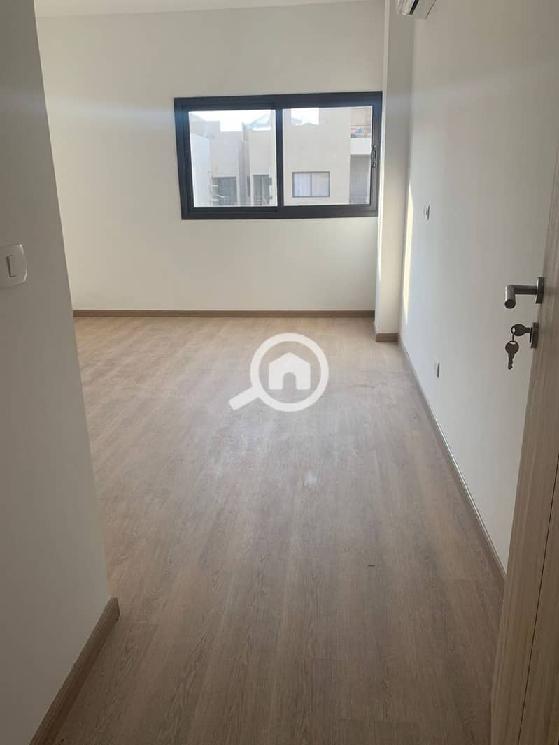 2 2f50d71a-0078-4e9e-86e6-2bab09277af8. jpg