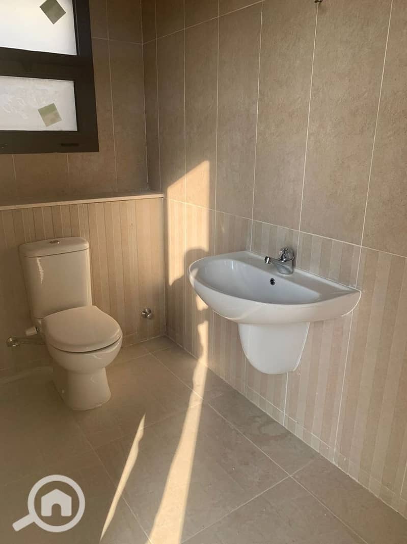 6 8d185b9e-1f63-4344-bde4-847f53263e20. jpg