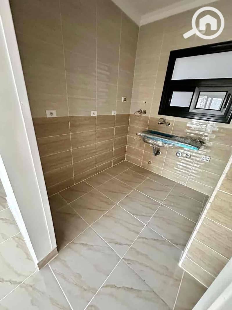 2 1d624a65-d0a4-4829-a67c-0e543992b1f3. jpg