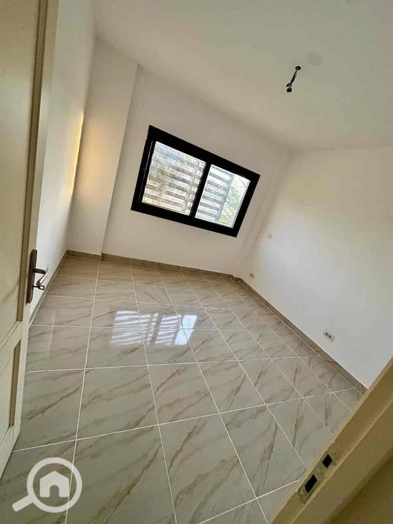 4 8ec0c0e8-cdbb-4595-9dbb-463ac1819b3f. jpg