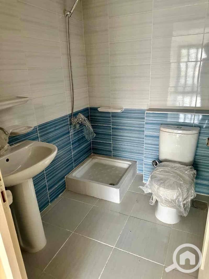 5 b99d2005-6f34-41b7-8bec-626333767f85. jpg