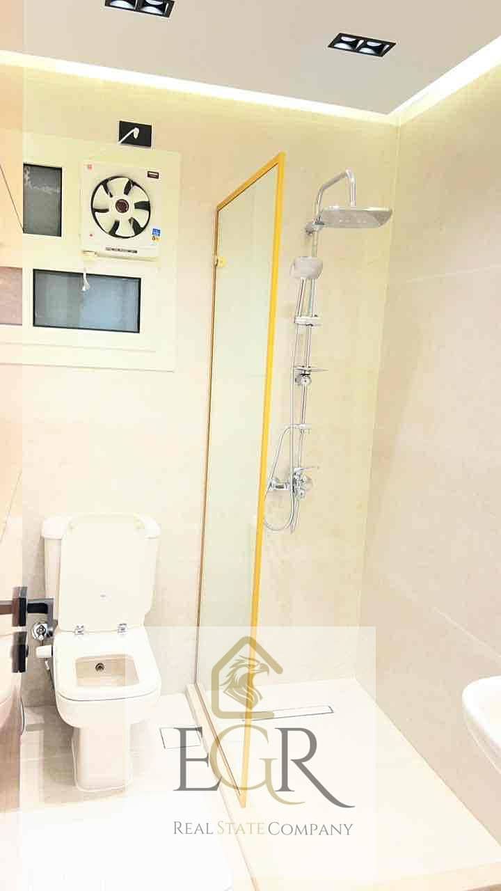 9 e32d74ea-90ee-438b-80e2-ab684a4e2702. jpg