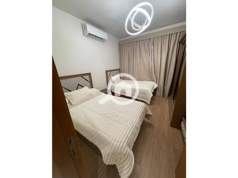 14 ca80a9a5-f096-4194-ab27-ca58eb76d11e. jpg