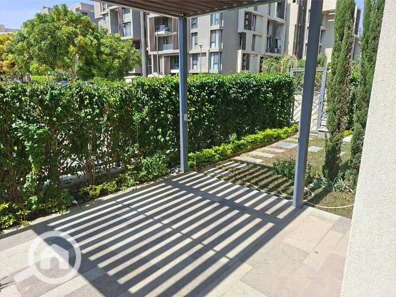 2 370563b1-ee4e-4fa6-b2d4-fd1bf6335a8b. jpg