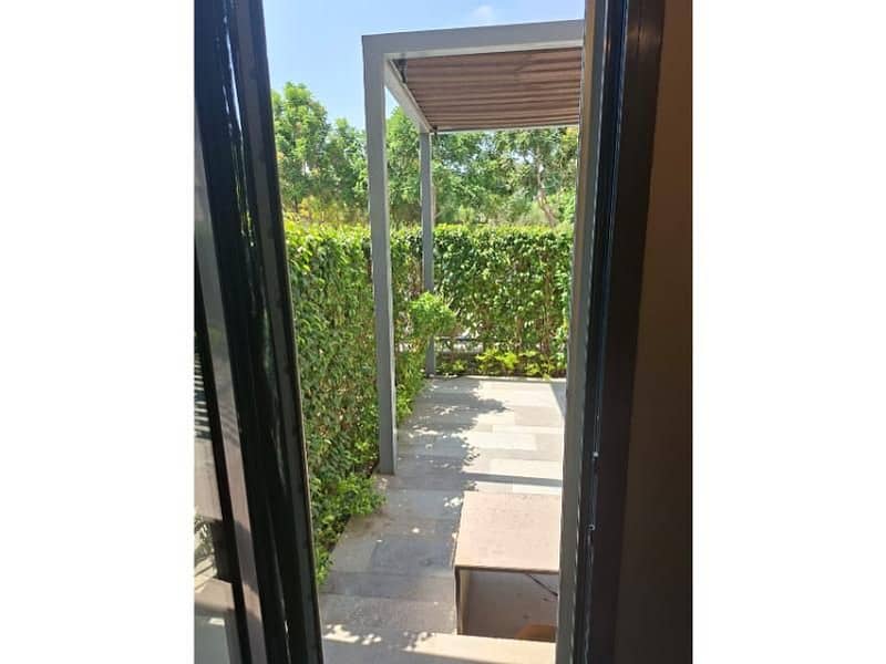 17 d30483de-a438-4fdc-8d85-2b144ae81958. jpg