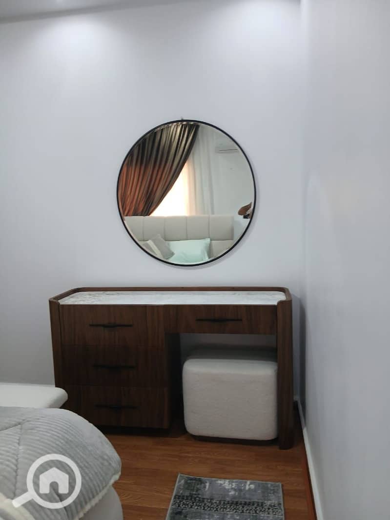 8 Messenger_creation_8F9BF106-F403-44BC-B57F-25F6264E4E8A. jpeg