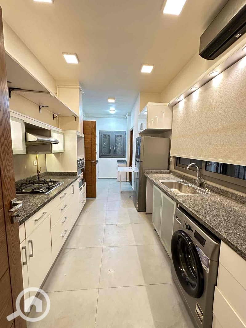 16 ec4030bf-bb6a-4765-b2d4-5d8c0737bda8. jpg