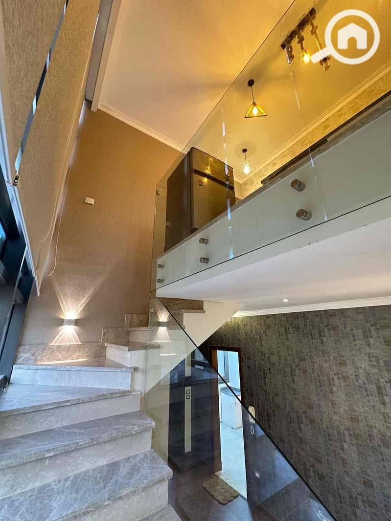 19 5ecf89d5-2982-459a-984d-69e6f2d9a1a9. jpg