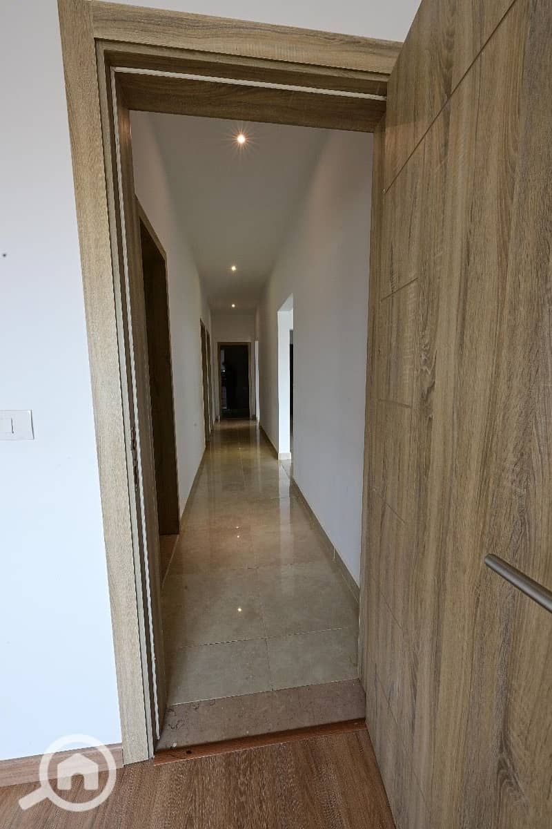 2 9f77a87a-f33e-4838-9d64-952a9dad0bad. jpeg