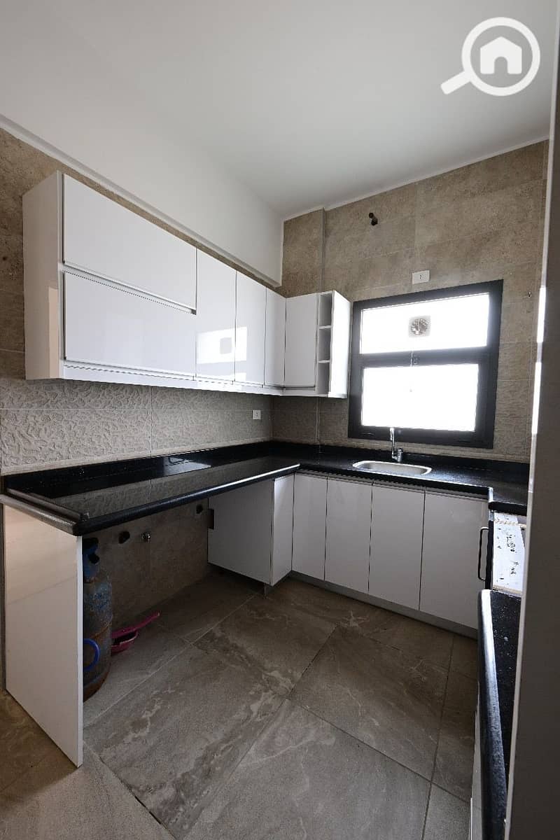 5 7e8d2592-a1d6-4d91-aef4-b0bf989e2c18. jpeg