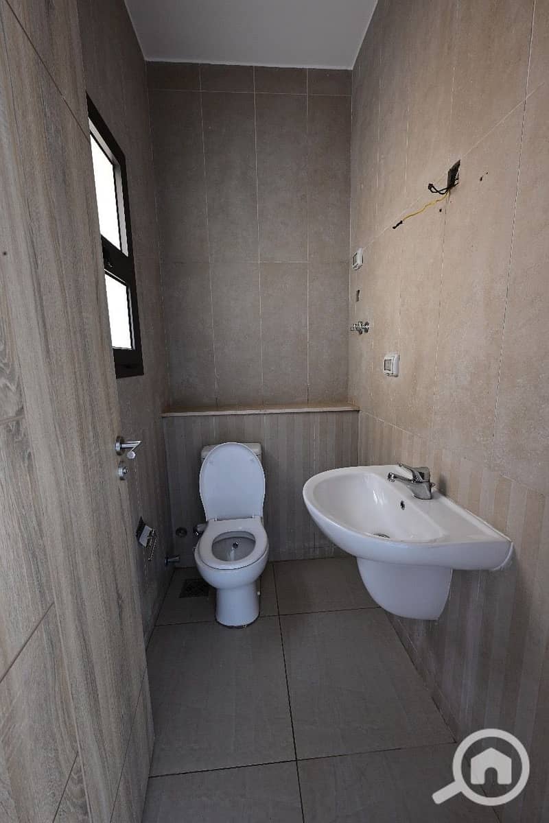 18 01a21886-a2fa-4680-8c3e-96ad8ac0c955. jpeg