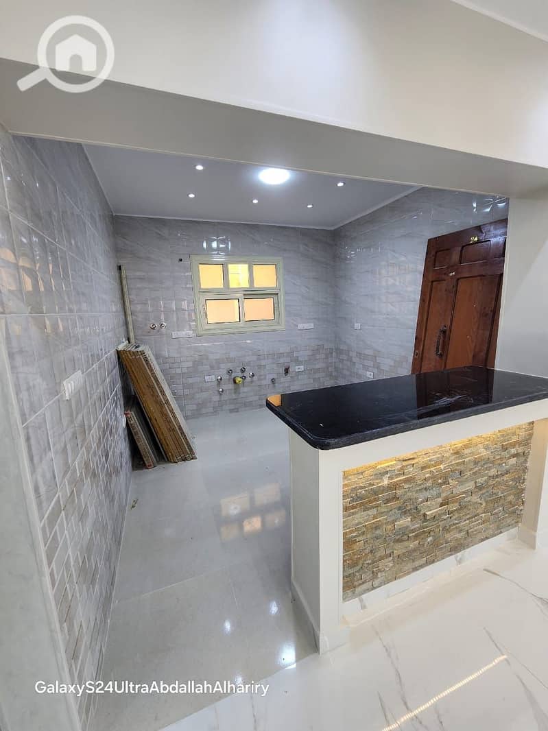 4 7f9ff85f-2adc-4aea-abba-c51503b54073. jpg