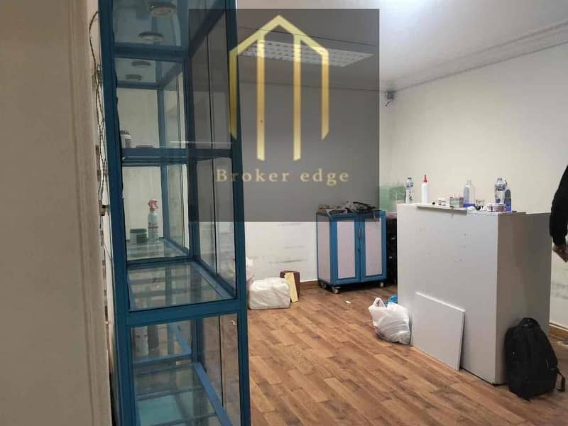 10 109ff6e5-81a7-4530-a9f0-c7e98894ecc7. jpg