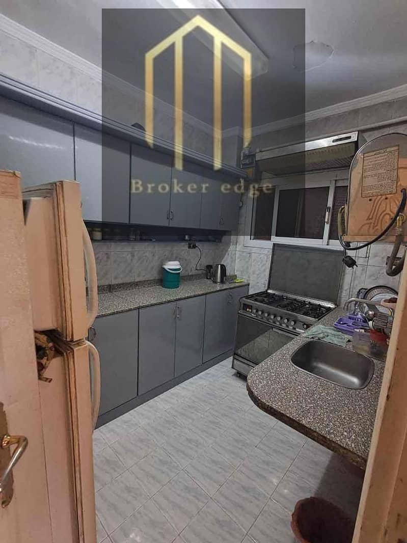 9 87f6adb3-1b9f-42bc-8475-e6f93067ddb6. jpg