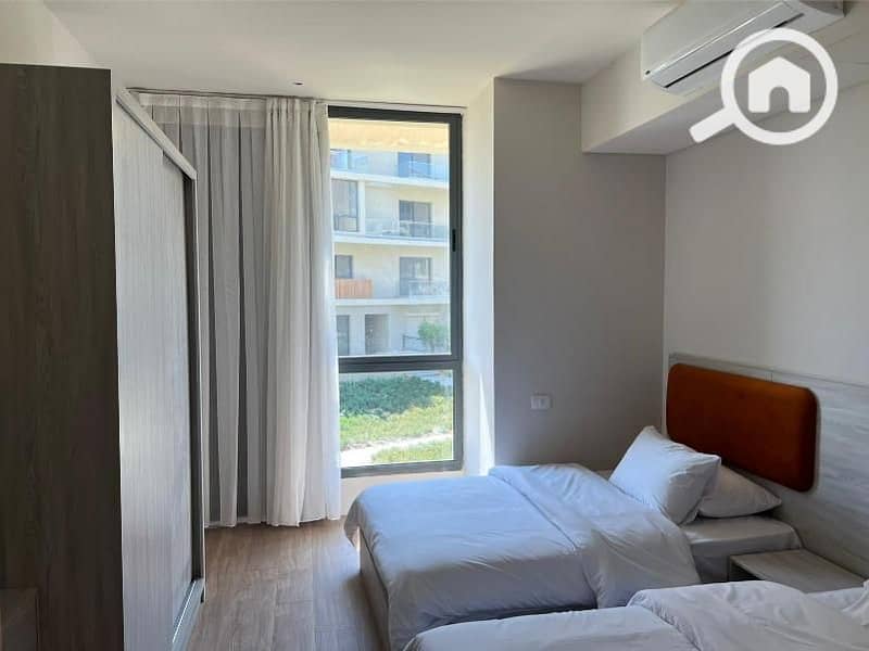 2 6f3ea61e-4688-46ee-85cc-fa42a86d77e0. jpg