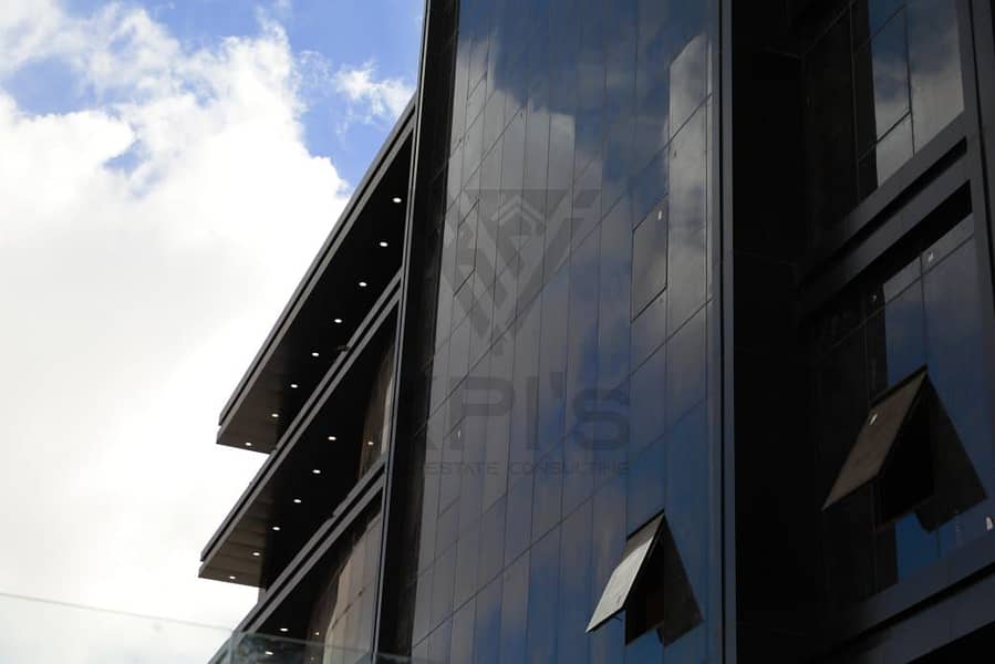 15 d16f4733-fed8-426a-b56c-4fb0b47c6d70. jpg