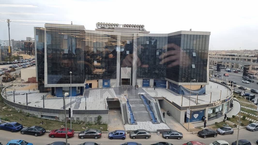 4 5f179bd8-57de-4e16-b01d-7406ad72948d. jpg