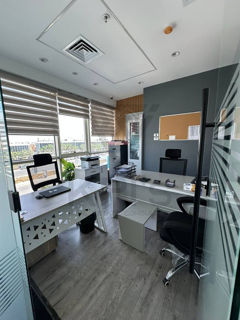 4 f1e9f165-46a0-4d56-b55c-17533e218a5a. jpg