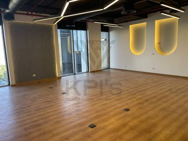 4 cdf042ee-874f-438a-88c2-be87f6aed47b. jpg