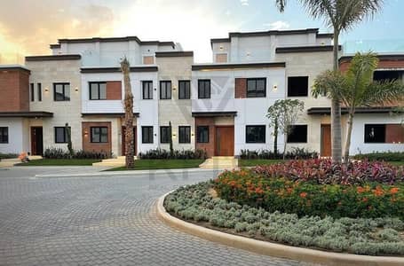 4 Bedroom Townhouse for Sale in New Cairo, Cairo - 14efc462-d6e1-4fb5-aa84-85b5edd771c1. jpg