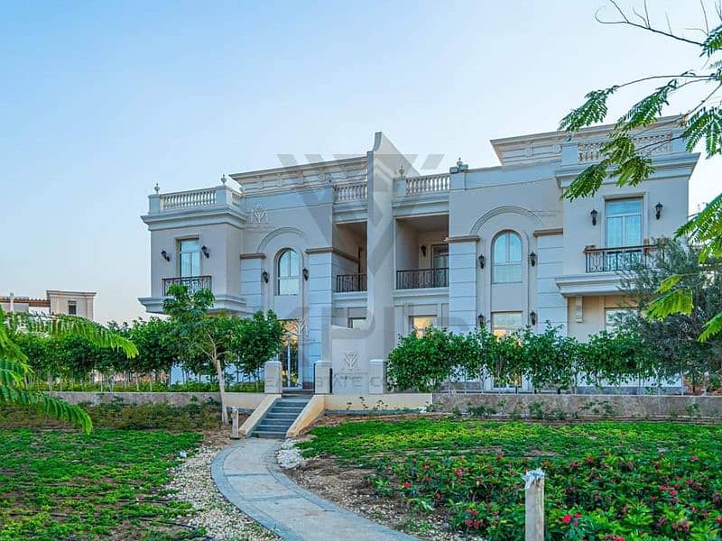 7 Photographer 4. jpg