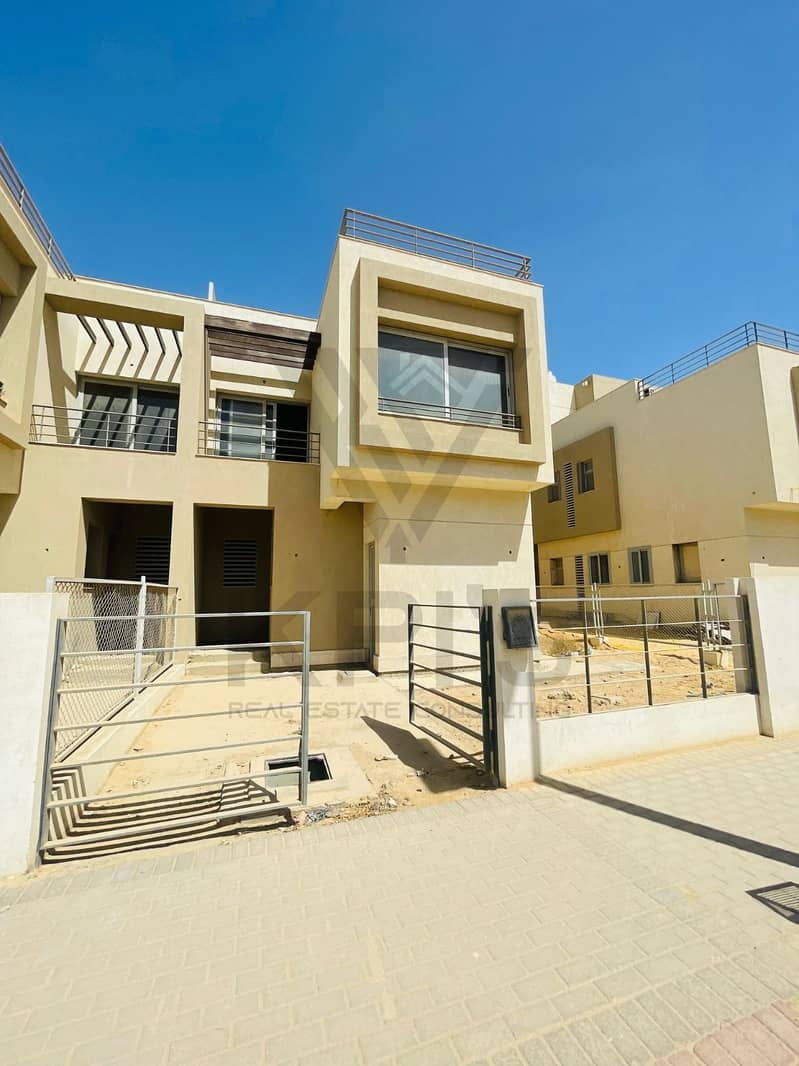 2 WhatsApp Image 2025-12-18 at 20.29. 00_e6b59f0a. jpg