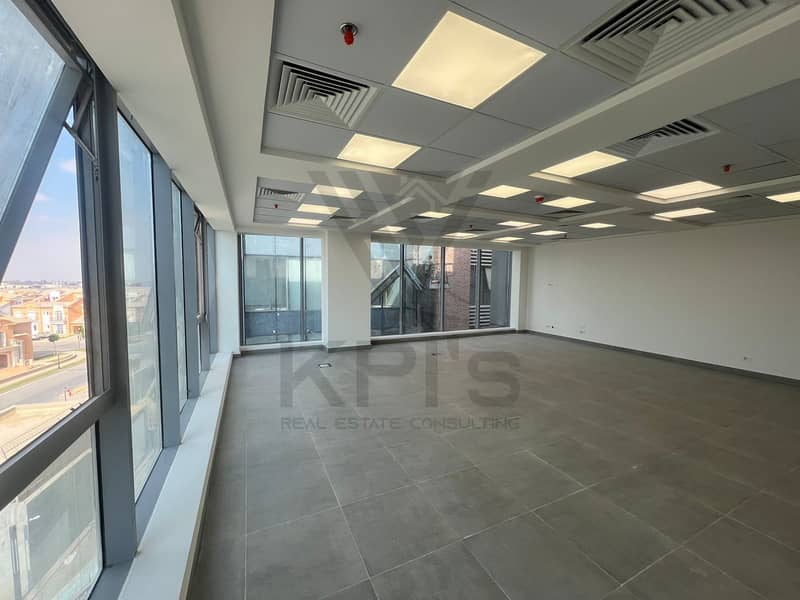 4 03a53104-9951-492d-9d8c-e2d54ab7c2f2. jpg