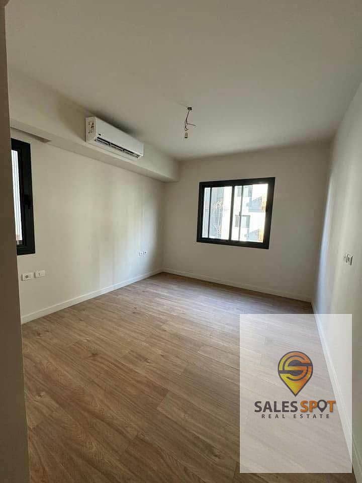 5 307e49d3-f35f-4859-9fde-87a4dfd2604c. jpg