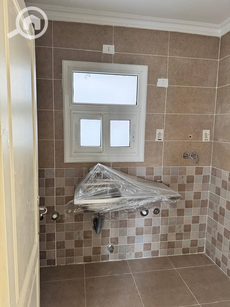 9 514724793_122171659802564389_4214932154368642206_n. jpg