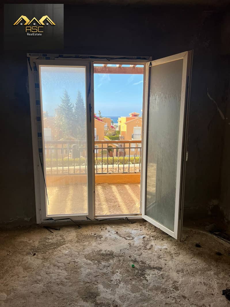 3 99da4143-729c-4277-b9aa-8e4142a9f04a. jpg