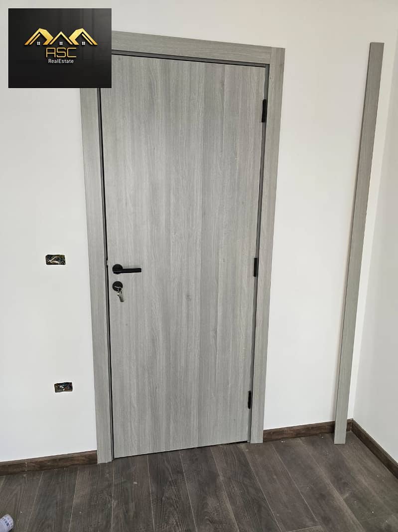 12 f4f825ad-4657-4d92-9044-2a4989c1af90. jpg