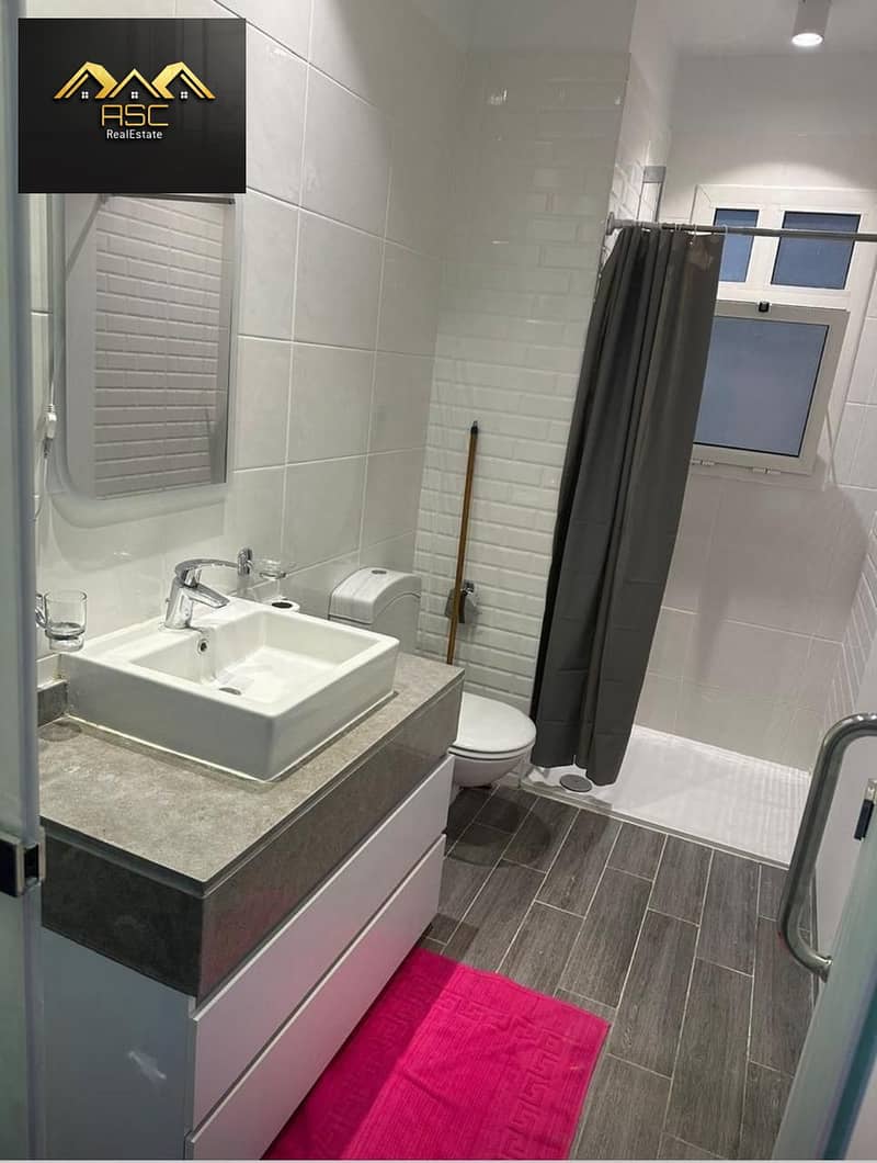 11 3960214f-5a7b-4a33-864c-64901a74c819. jpg