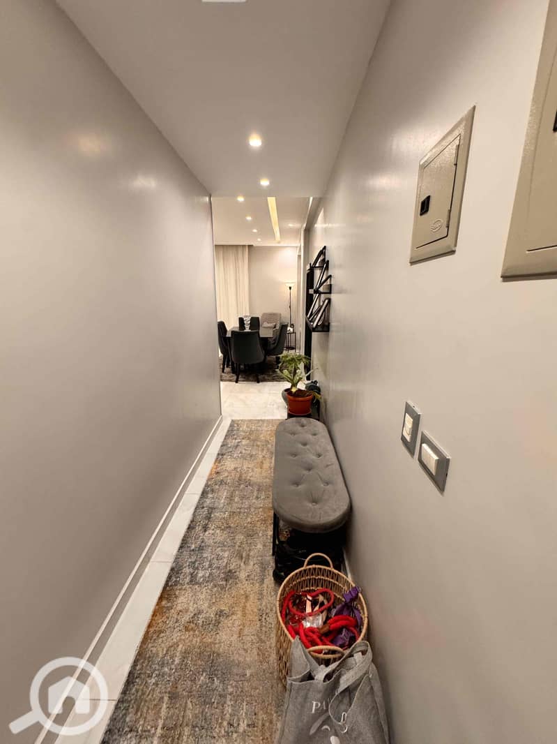 5 4966d5bd-c26a-4602-8cc9-941d586f2edd. jpg