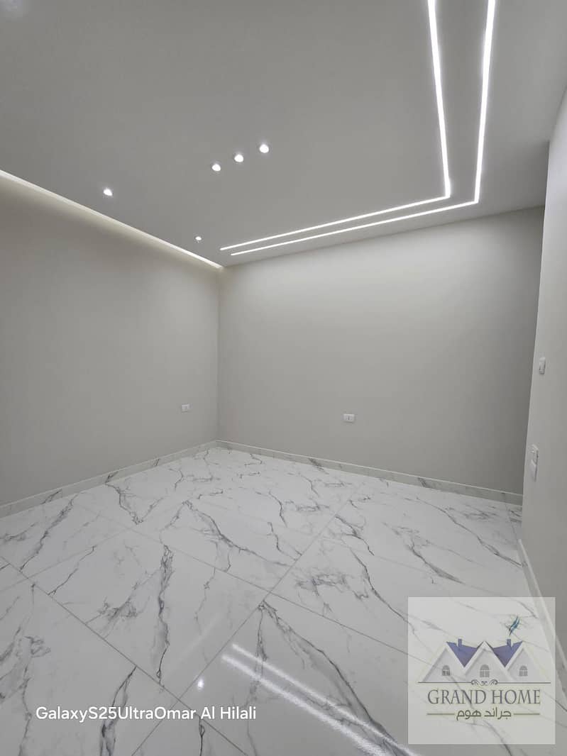 4 2c66a555-ca7c-49ca-8f55-3d7781e5fa8f. jpg