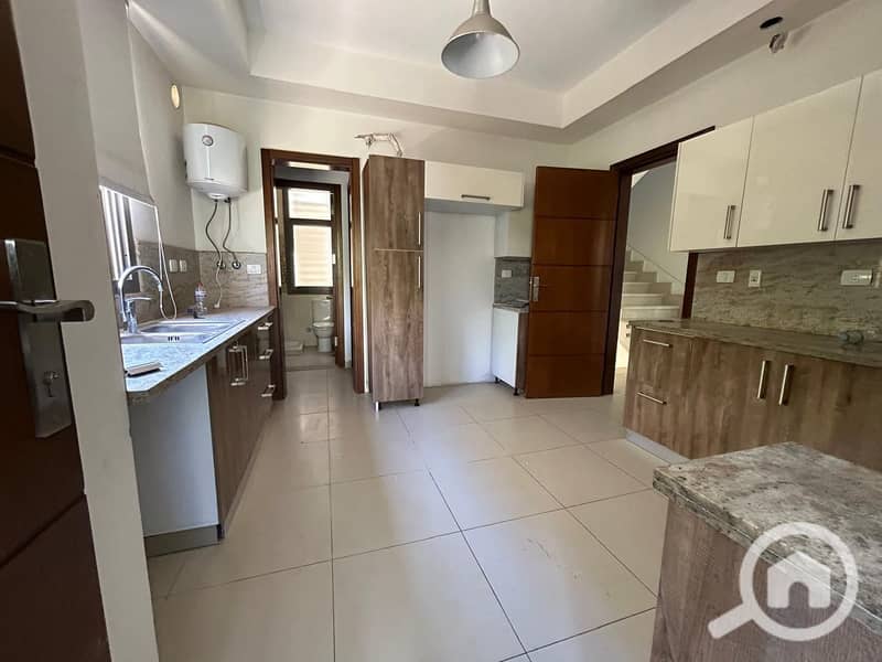 4 6dd4221a-f5ca-4304-896a-d26be5a92ef0. jpg