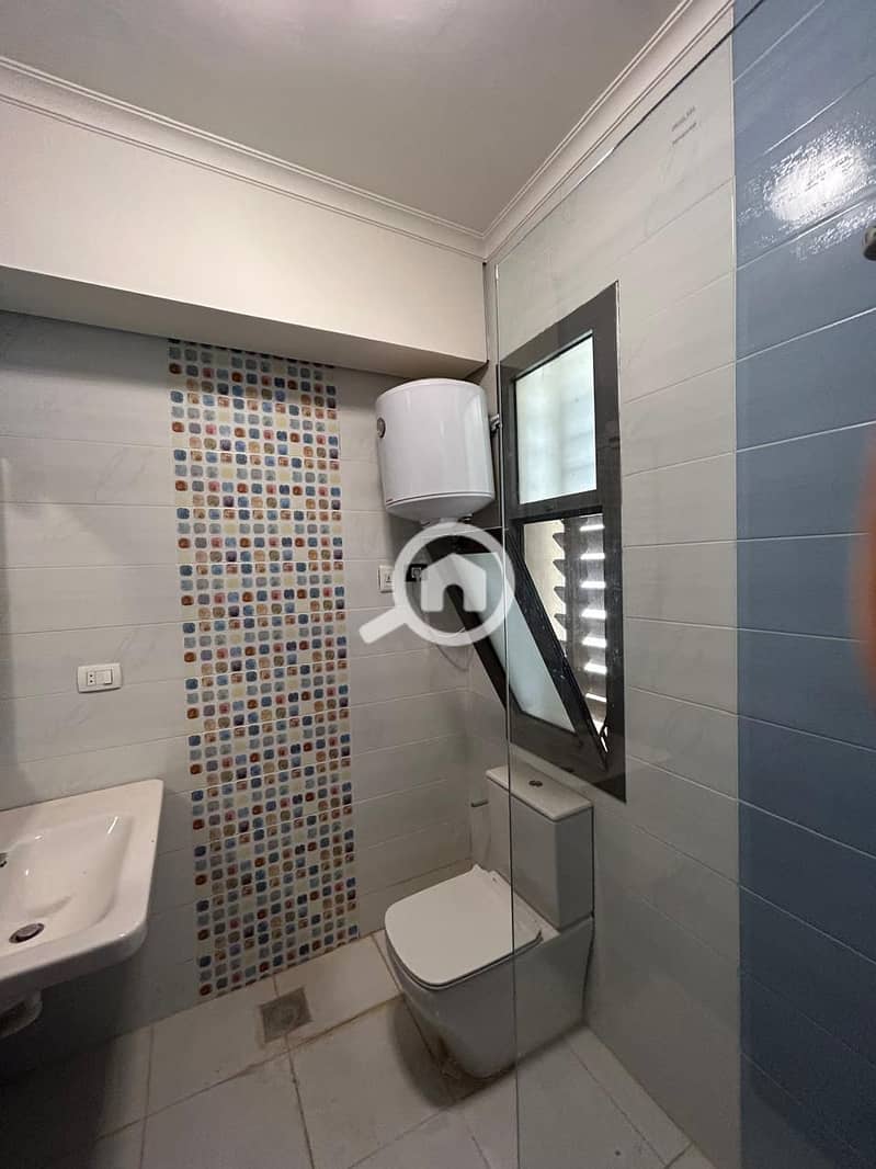 5 e92f64a4-cb3b-4f5f-aaec-063dd12df1cf. jpg