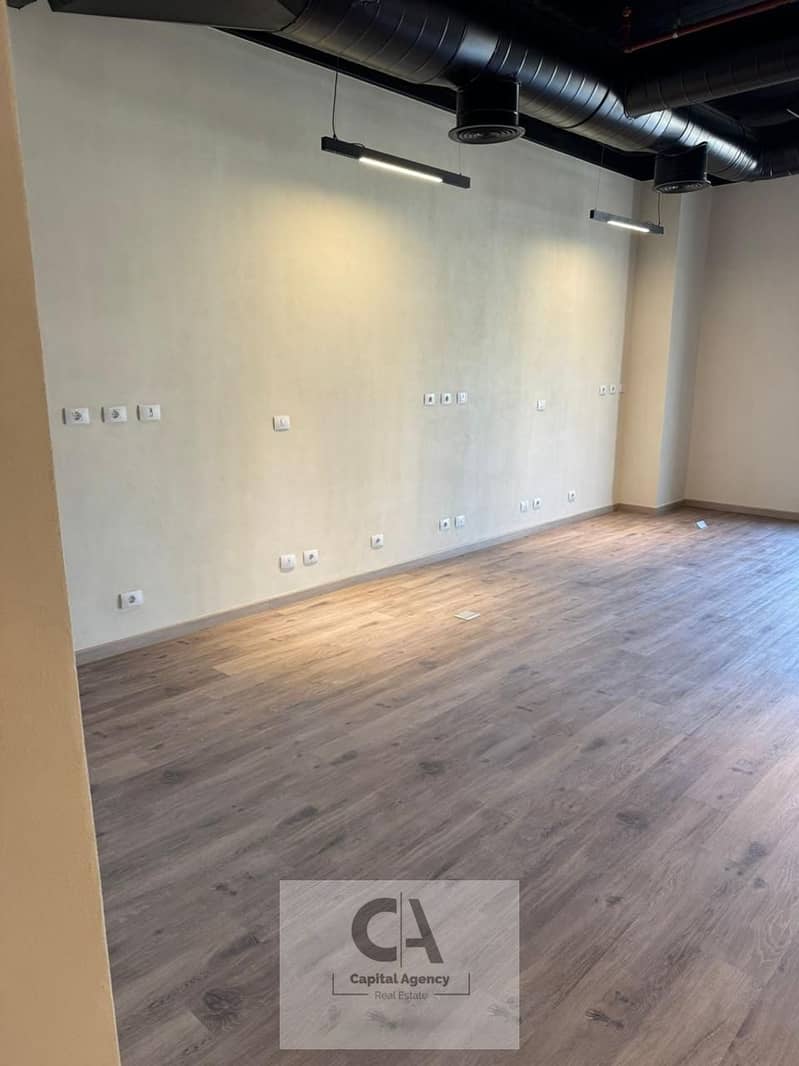 6 e0c4dd3f-2387-4d06-98aa-33c6ce24cfbf. jpg