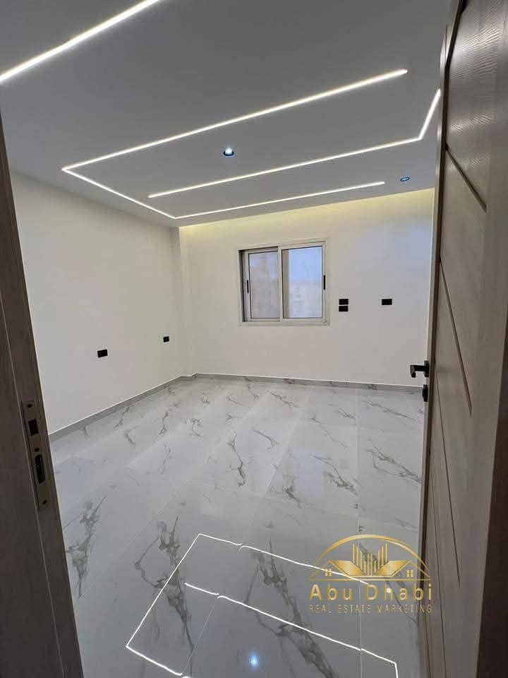 10 9265e357-1aee-4e73-8b6d-8f74ccddb6e3. jpg