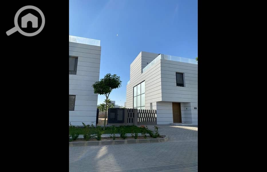 8 img_6e6607f4-ebe7-4c33-a938-0d3afc4c13ff. jpg