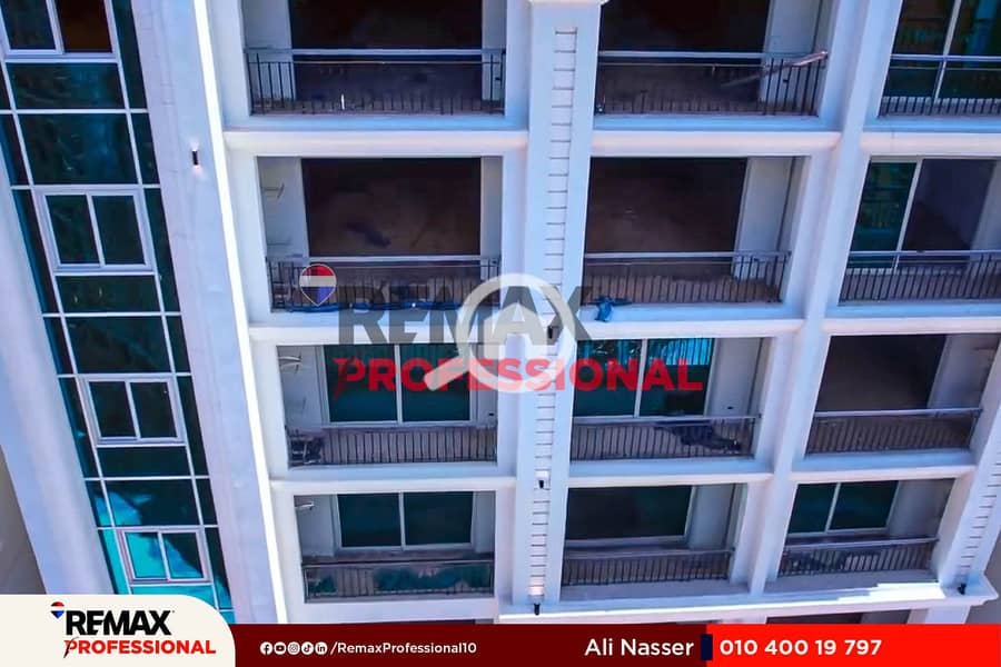 4 -_Facebook_Reel_145.00_02_58_19. Still033. jpg