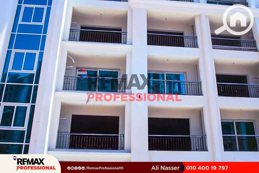 5 -_Facebook_Reel_145.00_03_00_25. Still034. jpg