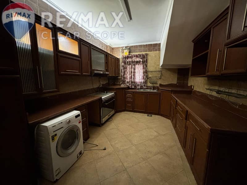 6 64cbda82-8288-465d-a08d-b9ee3376b993. jpg