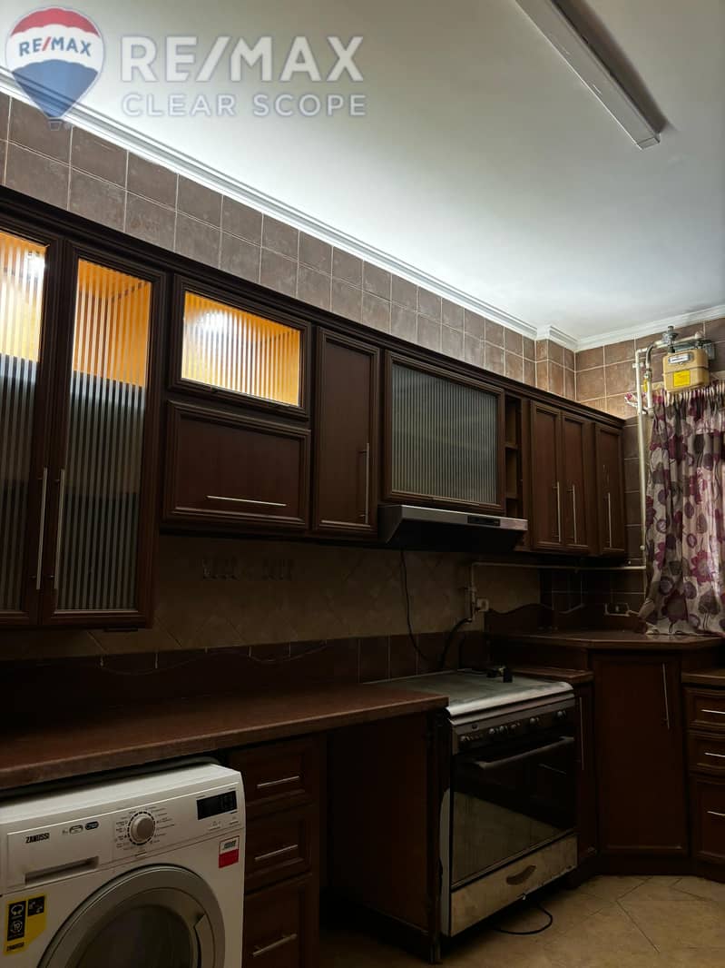 10 48931a8f-ac65-4e42-ac88-54e16258f40a. jpg