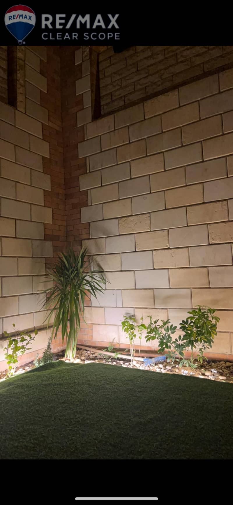 14 c01b81c3-8926-4fdb-be3a-6b6cf08a2bdd. jpg