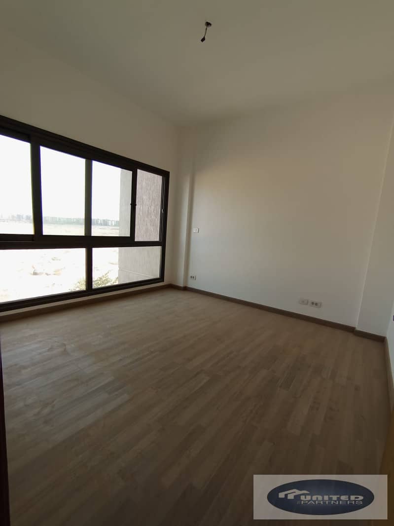 4 20ad608f-4522-44e5-a96d-f3aac77d20fb. jpg