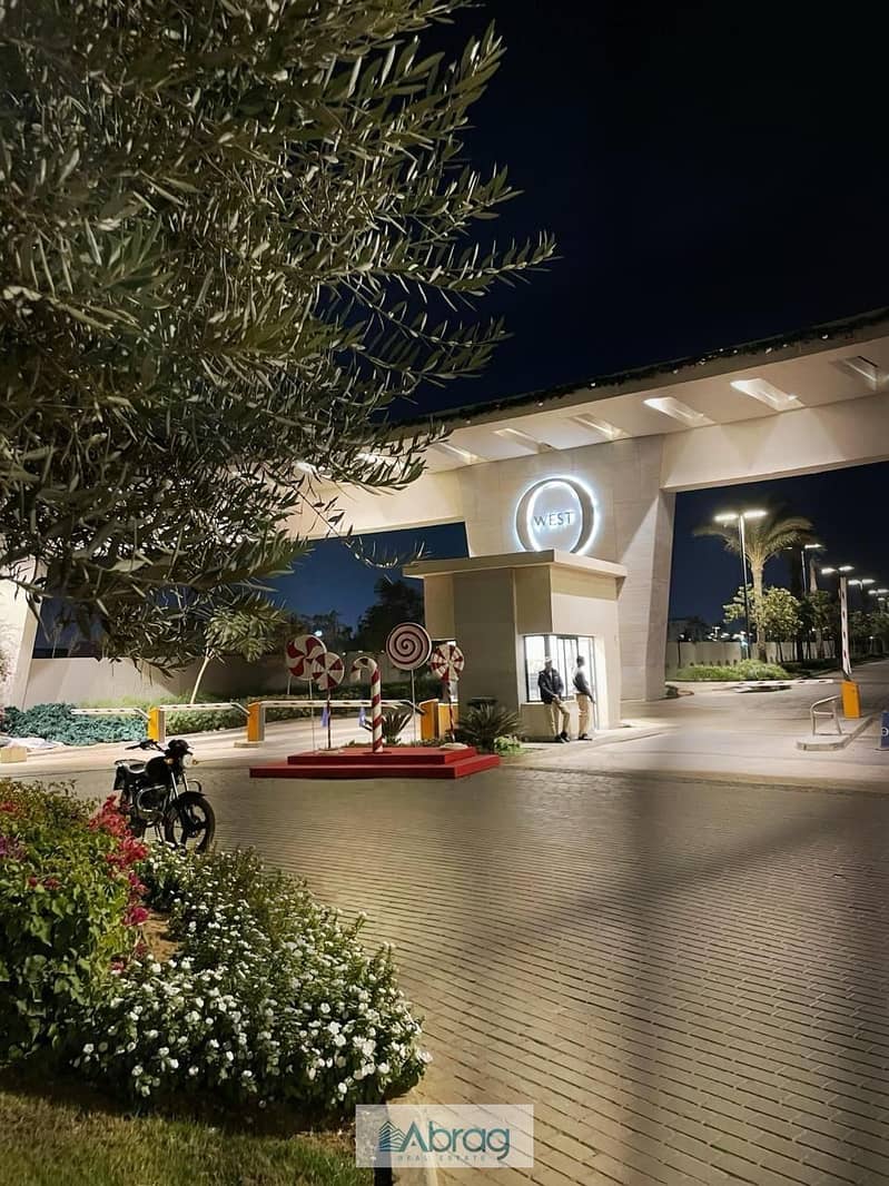 8 09b4b5d9-0f9d-441b-b295-f6421e8f2cc5. jpg