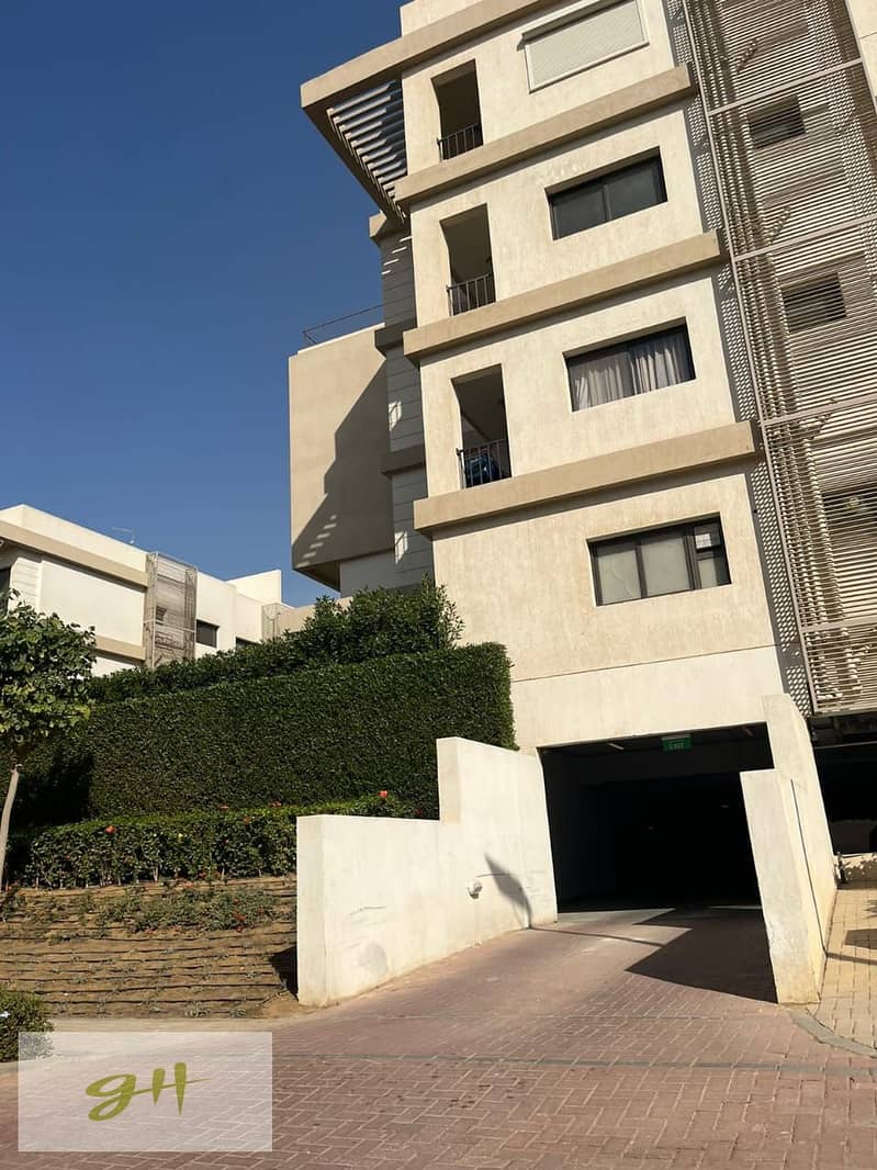 12 d16f8c1a-9d37-4da8-8641-af3aaa133495. jpg