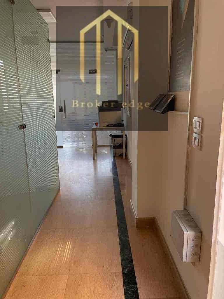 4 9697054d-3a55-449c-a538-b76c465e8d4d. jpg